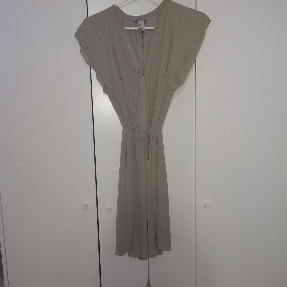 H&M Dress - Picture 2 of 4